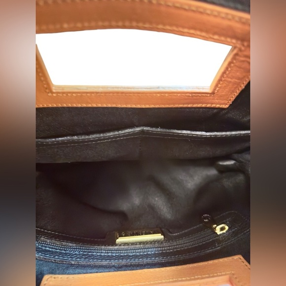 Valentina | Convertible Calfskin Crossbody Clutch Bag - Picture 9 of 11